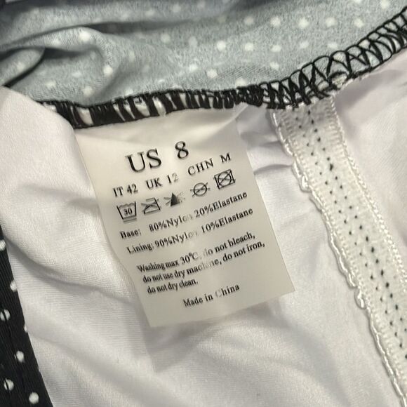 Ladies Swim Top. size 8.​ - Picture 3 of 3